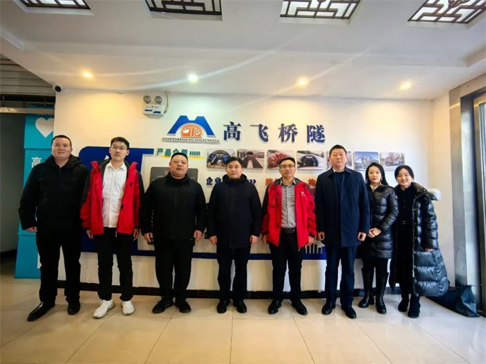 热烈欢迎国资委物资流通国际合作事务中心书记、主任王校武一行莅临公司走访调研